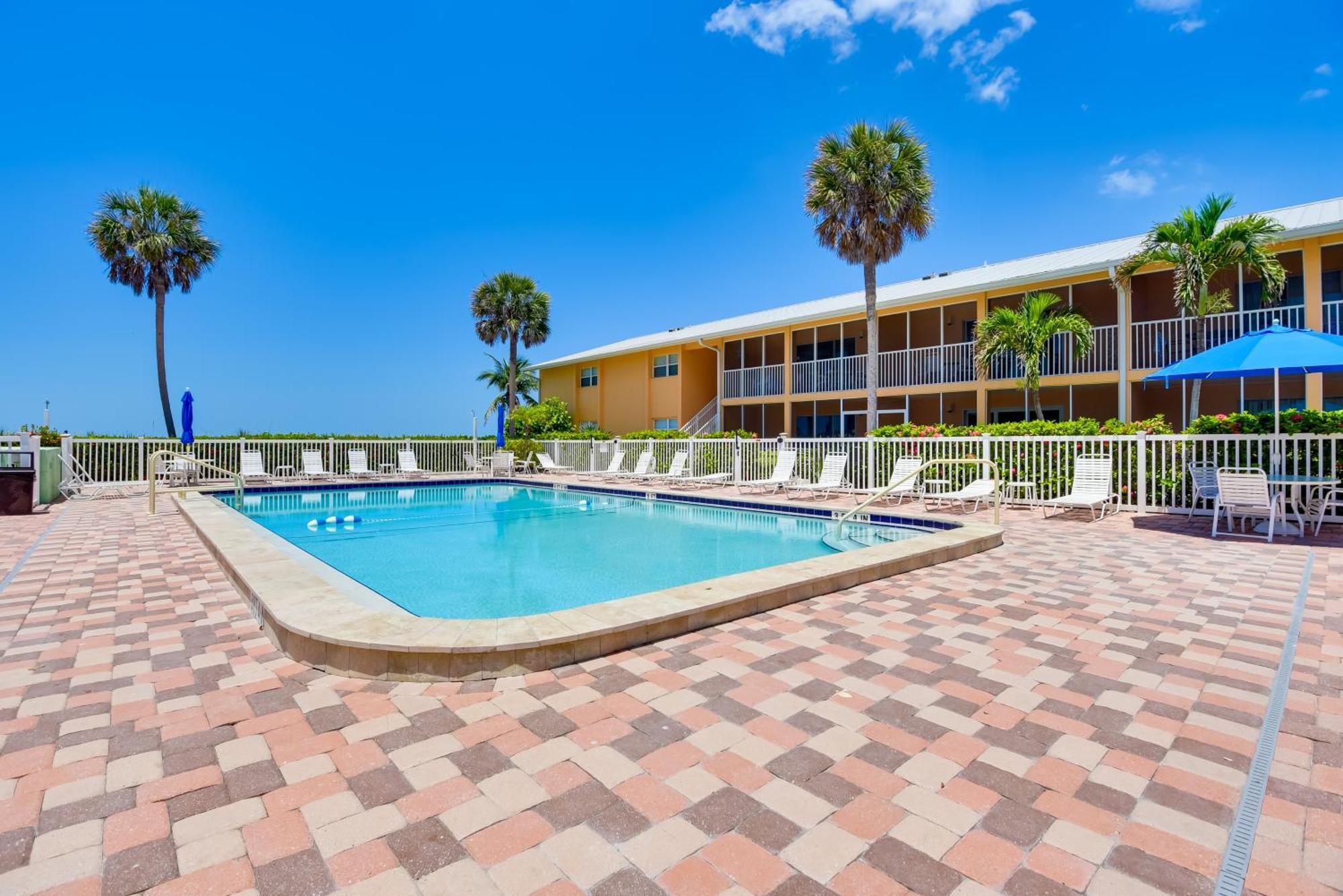 Apartmán Gulf Getaway With Porch And Direct Beach Access! Longboat Key Exteriér fotografie